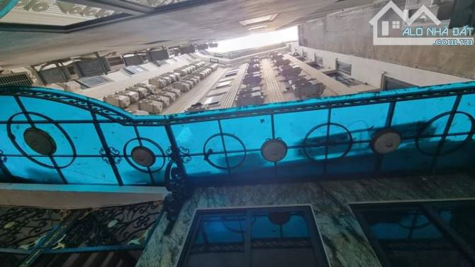 Bán Toà CCMN 9T Trần Thái Tông 302m2,MT 16m, Giá 79.5Tỷ. 96P Full N.Thất- D.tiền 7.2Tỷ/Năm