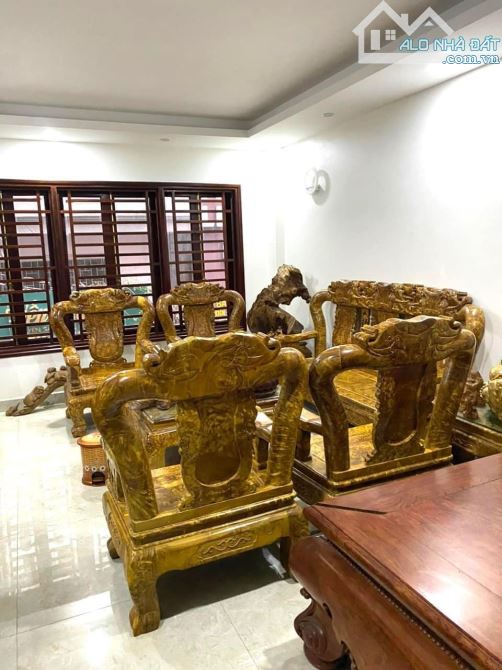 ⚜️ Bán nhà phân lô Nguyên Hồng, Đống Đa, 55m2 7T MT 4.5m, Chỉ 21 Tỷ ⚜️