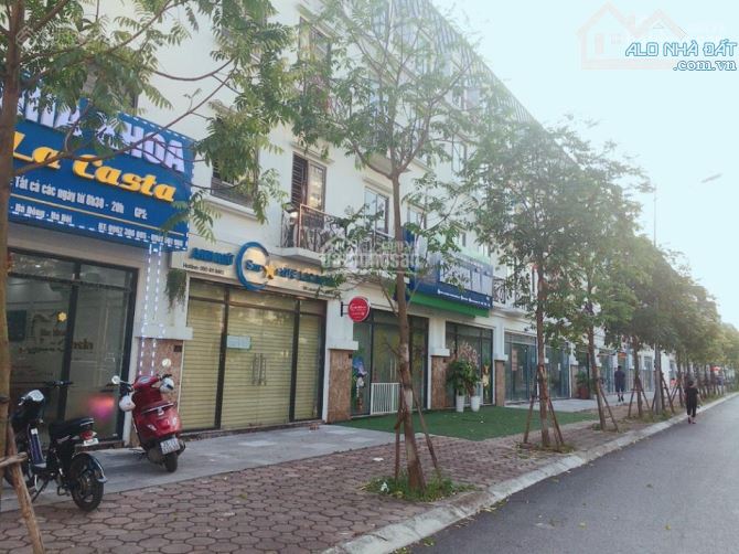 Bán Shophouse 88m2 LA CASTA KĐT VĂN PHÚ - Hà Đông- Ô Tô đỗ cửa- KD Sầm Uất- Giá 13 tỷ - 3