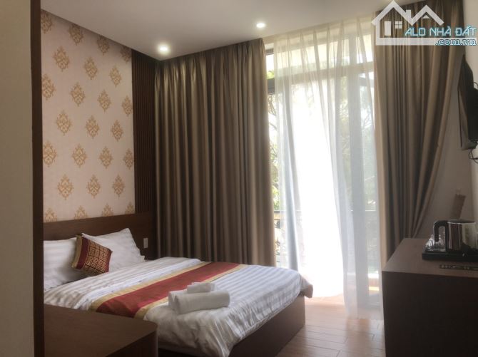 Bán khách sạn đường Tô Hiến Thành - p3 - tp Đà Lạt. 6 tầng, 13phong, 13ty5