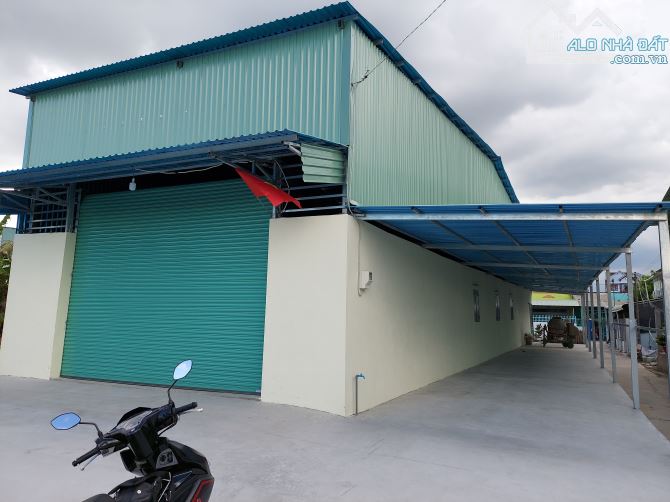 Nhà xưởng cho thuê 500m2 Ngã Tư Ga, An Phú Đông - 1