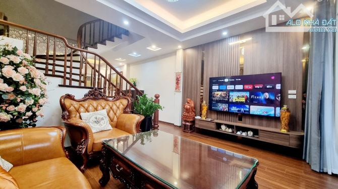 💥Giảm chào Nhiều Tỷ💥Phân lô Văn Cao Ba Đình💥45m2💥5 Tầng💥Oto đỗ cửa💥Nhỉnh 12 Tỷ💥