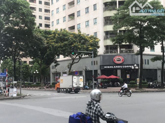 Cho thuê Chân Đế Hoàng Đạo Thúy , MT 30m, DT 282m2, 1 tầng, KD CF, Nhà hàng, Ngân Hàng....