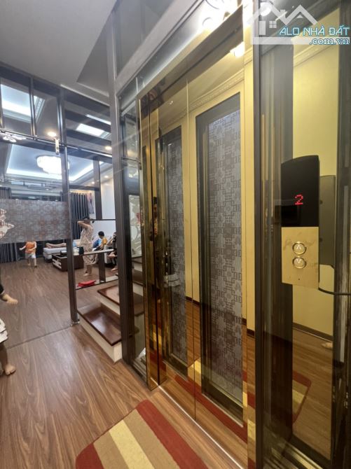 Bán nhà Bồ Đề. Lâm Hạ 70m x 5tầng, thang máy. Giá 18tỷ.