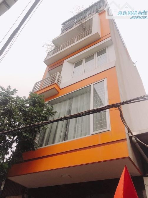 Bán nhà Thạch Bàn Cổ Linh gần Trường Tiểu học Thạch Bàn 43m 4 tầng có sân để xe giá 3,3 tỷ