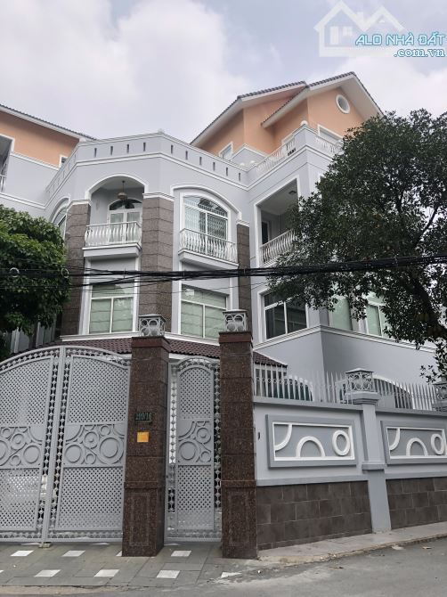 Bán Biệt thự villa 2MT Tú Xương, P7, Q.3 - DT: 17mx22m. NH: 40m. CN: 570m2, giá 210 tỷ