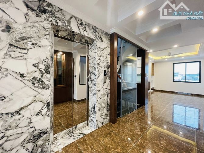 Tôi cần bán nhà phố DƯƠNG VĂN BÉ Vĩnh Tuy ôtô tránh vỉa hè lô góc 6T thang máy 63m2 12.2T