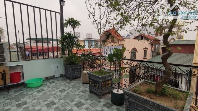 Tôi cần bán nhà phố DƯƠNG VĂN BÉ Vĩnh Tuy ôtô tránh vỉa hè lô góc 6T thang máy 63m2 12.2T