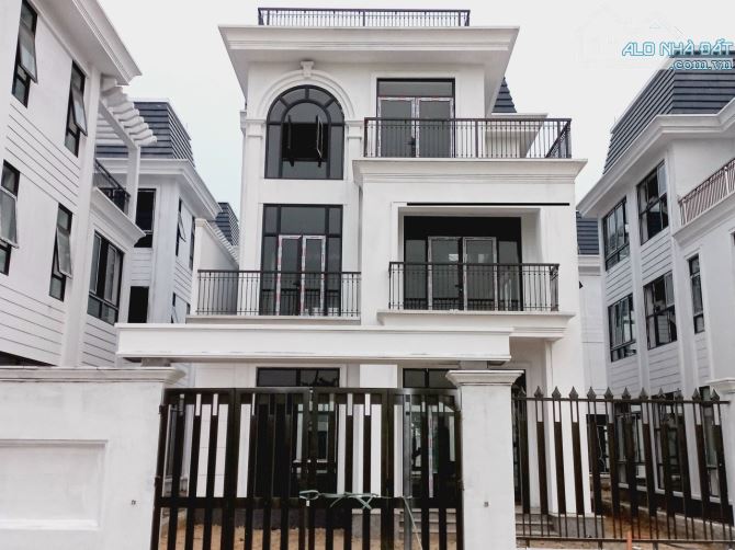 Bán nhà đường Sài Đồng, Phúc Đồng 120m. Giá 35tỷ.