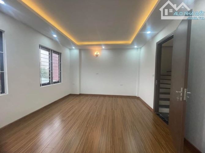 Bán nhà PHÚ MINH , 7 chỗ đỗ cửa , 10m ô tô tránh  42 m2 , 4 tỷ 2 - 2