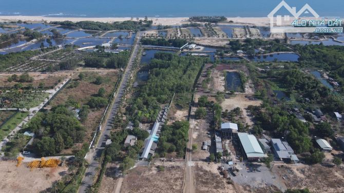 Cần bán quỹ đất làm resort lớn hơn 12ha ven biển Bình Châu với giá chỉ 2.5tr/m2 - 1