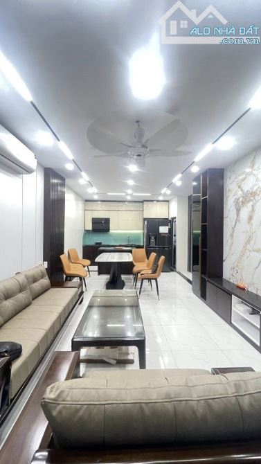 ⚜️ Bán Tòa Văn phòng Mặt Phố Nguyễn khang, Cầu Giấy, 55m2 6T, MT 6m, Chỉ 17.6 Tỷ ⚜️ - 1