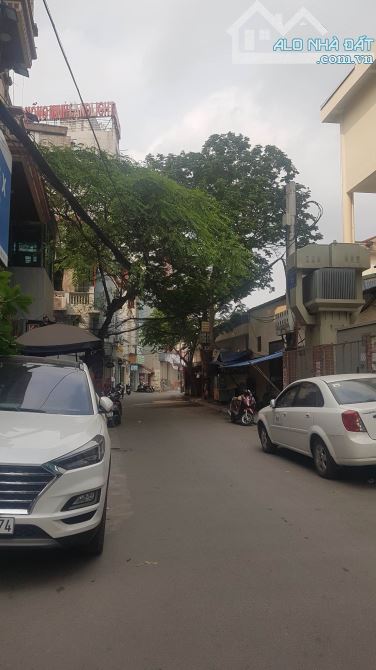 BÁN NHÀ PHÂN LÔ CẦU GIẤY 3 Ô TÔ TRÁNH, VỈA HÈ, KINH DOANH, VỈA HÈ, GẦN PHỐ.