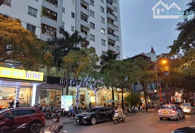 Bán BT mặt phố Nguyễn Sơn, gara ô tô, thang máy, 168 m² x 5 T, giá rẻ 14 tỷ(thương lượng).