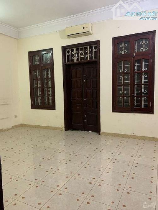 Nhà ngõ 100 Hoàng Quốc Việt - Diện tích 65m2 x 4 tầng đủ điều hòa - 2