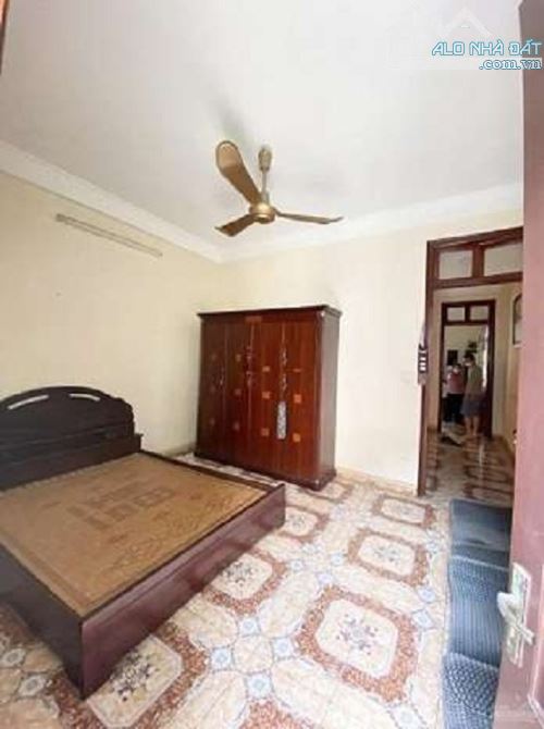 Nhà ngõ 100 Hoàng Quốc Việt - Diện tích 65m2 x 4 tầng đủ điều hòa - 3