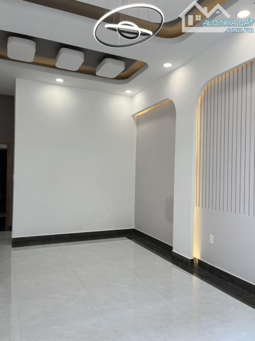Chủ cần bán hẻm xe oto HVb thông ra trường sa mới xây gía 11,9 - 4