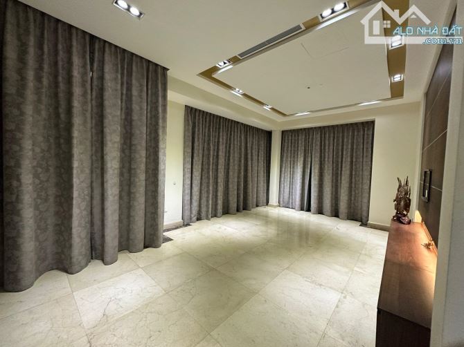 ⚜️ Bán Biêt Thự Mặt Phố  Dịch Vọng, Cầu Giấy, 190m2 4T MT 14m, Chỉ 61.5 Tỷ ⚜️ - 3