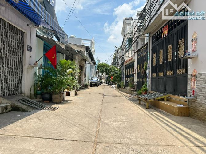 BÁN NHÀ BÌNH TÂN - HẺM XE TẢI TRÁNH - 66M2 - 4 TẦNG MỚI ĐẸP LUNG LINH CHỈ NHỈNH 6 TỶ - VÀI - 7
