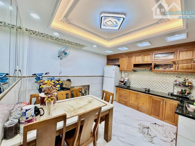 Bán nhà Khuông Việt  70m2 4 tầng, trước nhà 8m KD, chỉ 9.2 tỷ - 1