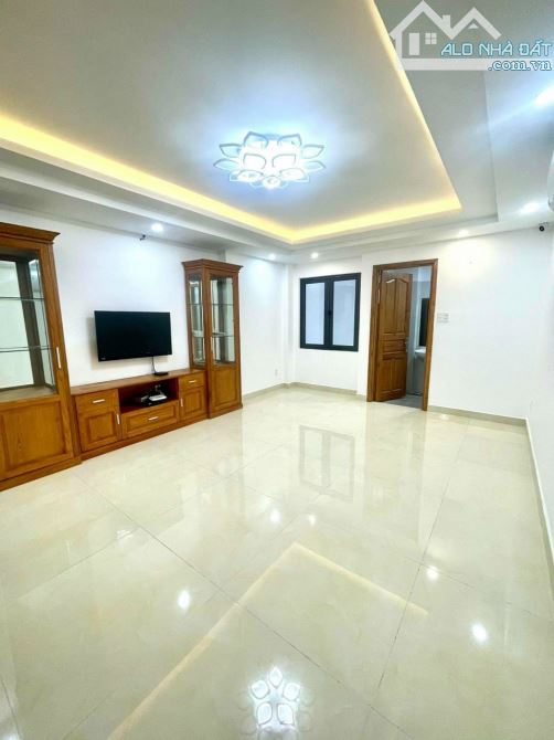 Nhà Mặt Tiền Nội Bộ🌸Dương Quảng Hàm P5.Sau Lưng Tòa Án : 4x20m Trệt.4 lẦU. 7PN.Thang Máy - 20