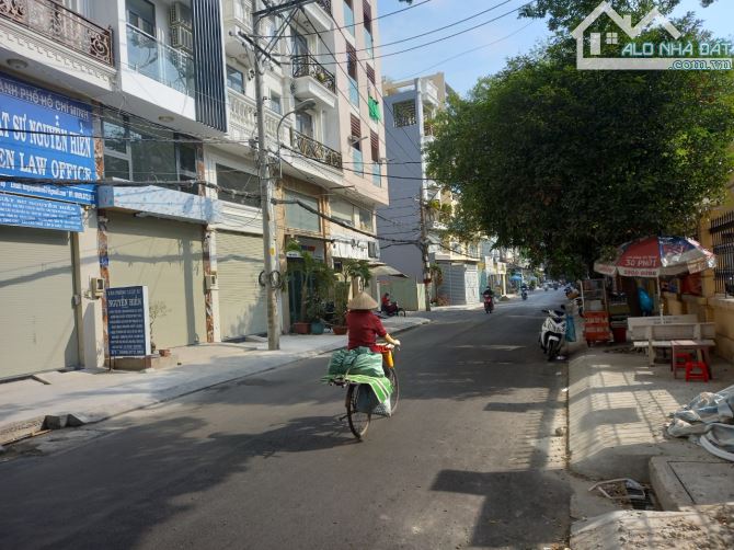 Nhà Mặt Tiền Nội Bộ🌸Dương Quảng Hàm P5.Sau Lưng Tòa Án : 4x20m Trệt.4 lẦU. 7PN.Thang Máy - 21