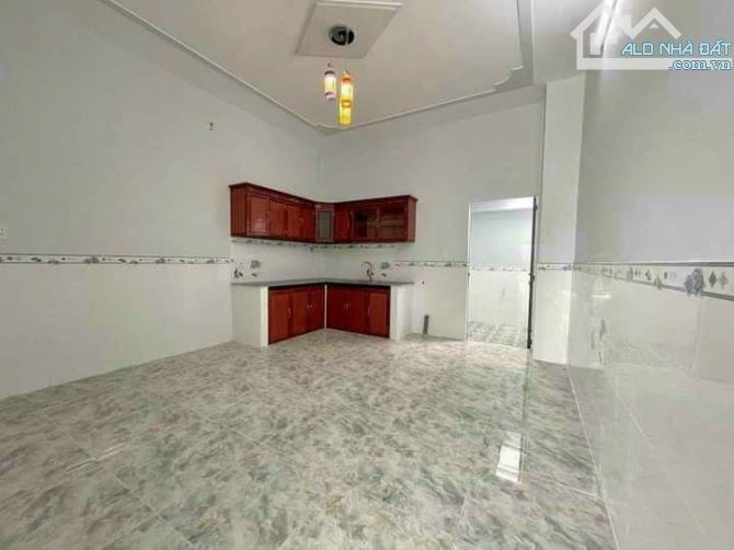 Bán nhà Xã Long Trạch, Huyện Cần Đước, L.A; Dt 96m2, 1 lầu; gần KCN Cầu Tràm - 6
