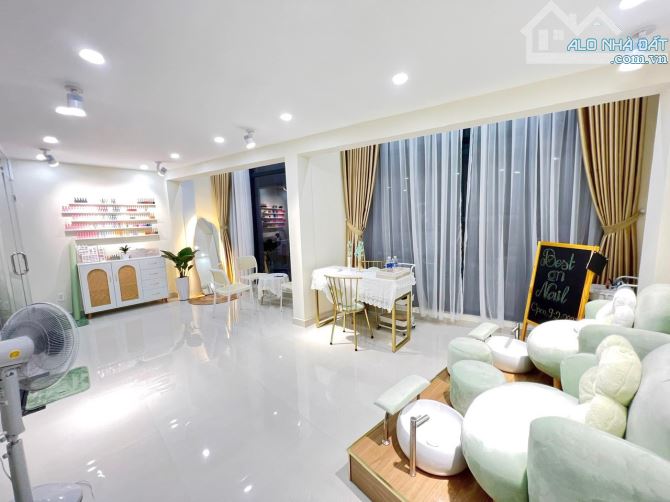 Siêu phảm góc 2 mặt tiền Nguyễn Văn Trỗi Q.Phú Nhuận ngang 11m- 2 tầng HĐT 100tr giá 52 tỷ - 2