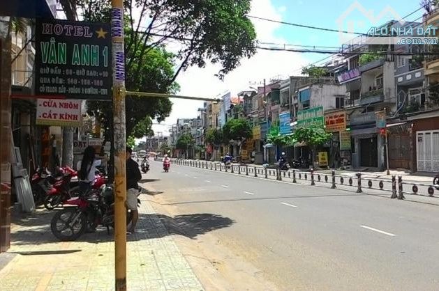 Gấp lắm rồi ! Bán nhà MT đường Quang Trung, DT 5x20m, 2 tầng, giá 12 tỷ giá giảm 3 lần rồi