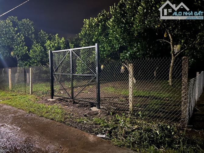 1000m2( 15x70) Vườn trái cây đẹp đường thông cách Cánh Đồng Háp 1km. GIÁ 2,3 tỷ
