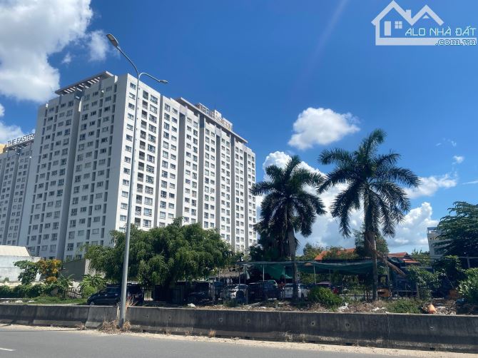 Bán đất mặt tiền Liên Phường, P.Phú Hữu, Thủ Đức. DT: 68 x 78m, 5.352m2, giá 50 triệu/m2