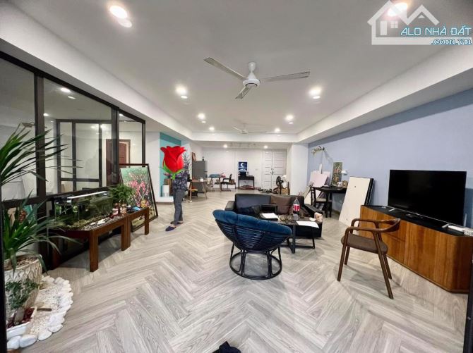 ⚜️ Bán Nhà Phố Công Thượng, Hoàng Mai, 200m2 5T MT 10.7m, Chỉ 18.5 Tỷ ⚜️