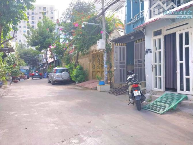 BÁN ĐẤT TẶNG NHÀ-NGAY EMART PHAN HUY ÍCH- HẺM Ô TÔ TRÁNH THÔNG- 90M- 5X18M- NHỈNH 7 TỶ TI - 2