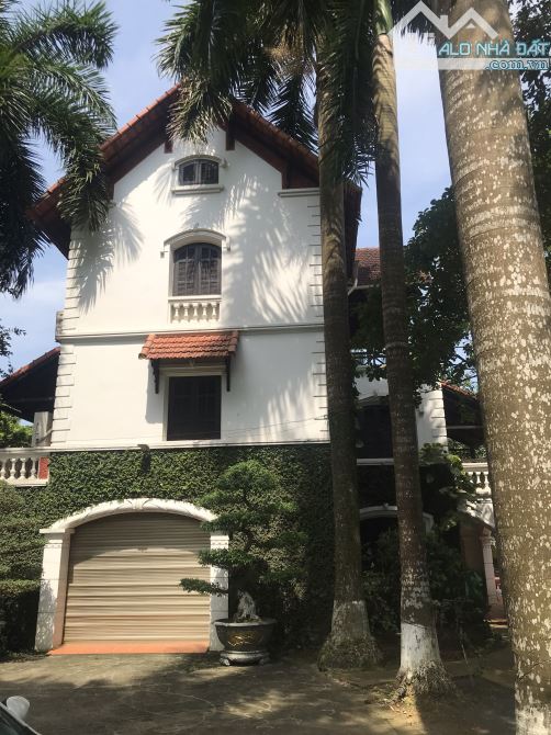 Bán biệt thự trục chính đường vào xã Hòa Sơn - Lương Sơn DT 4500m, giá 32 tỷ - 2