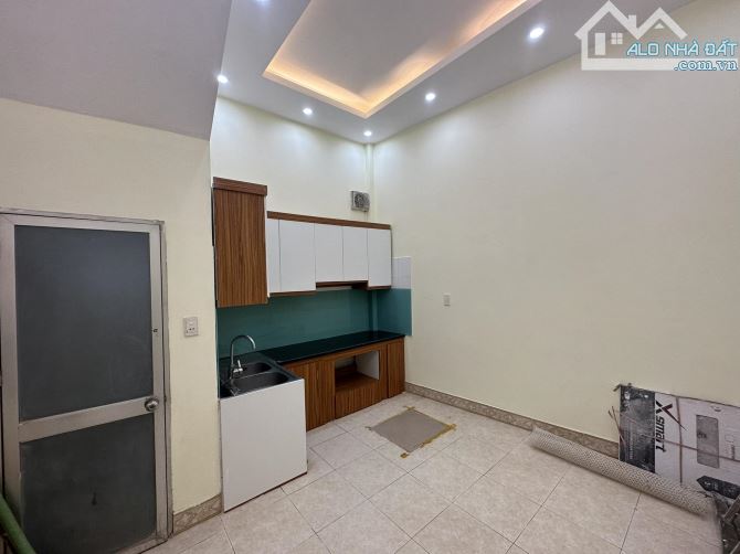 Bán Nhà Kim Giang -Hoàng Mai , DT 40m2 , Giá nhỉnh 4 tỷ , Ngõ ô tô - 5