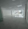 Cho thuê sàn văn phòng mới đẹp, 125 m2/tầng, sàn thông, thiết kế hiện đại thoáng mát