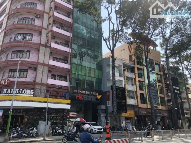 Mặt tiền Trần Hưng Đạo ngay An Bình, bề ngang rộng 8x18m, nở hậu 9m. Giá bán 73 tỷ TL