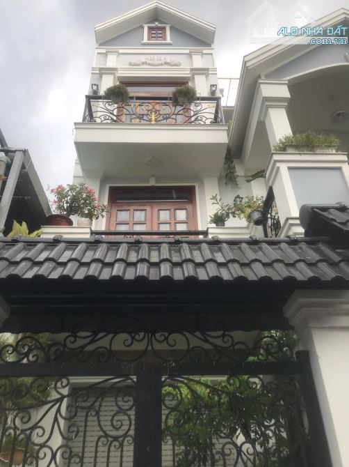 Nhà mới 5 tầng hẻm xe hơi TRẦN QUANG DIỆU, P. 14. QUẬN 3, 4.8m x 15. Giá 11.9 Tỷ
