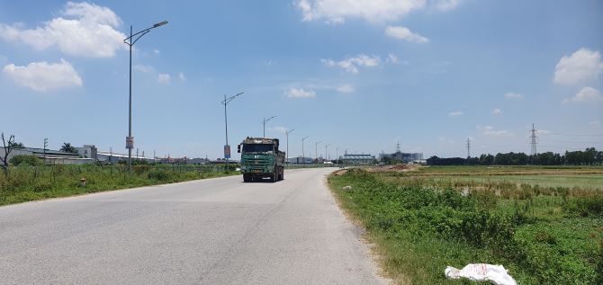 Cty cần bán 5 ha đất sxkd san lấp sổ đỏ, mặt đường trục trung tâm Mỹ Hào, chỉ 2,7 tr/m2