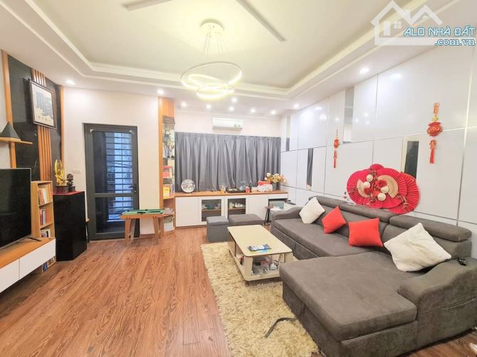 BÁN GẤP PHÂN LÔ NGÕ 61 NGÕ HOÀNG CẦU DT60.5m2- Ô TÔ MẶT TIỀN RỘNG, KINH DOANH - 1