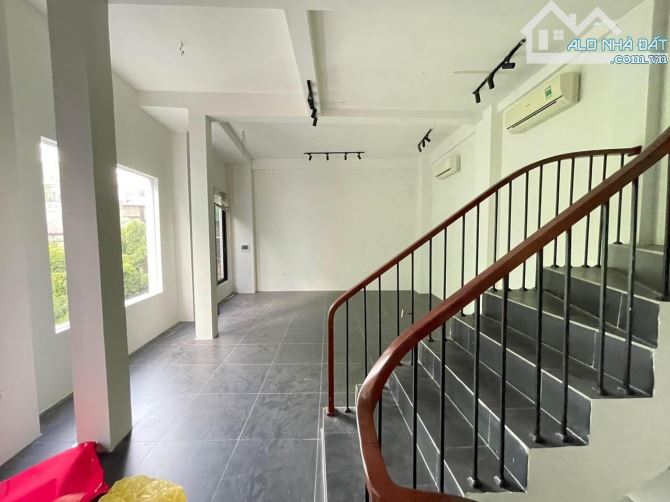 ĐẸP ĐỘC ! Cho thuê nhà Nguyễn Chánh 55mx6T Thông Sàn oto KD VP cafe spa kho 2x tr Cầu Giấy - 1