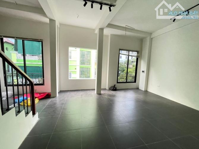 ĐẸP ĐỘC ! Cho thuê nhà Nguyễn Chánh 55mx6T Thông Sàn oto KD VP cafe spa kho 2x tr Cầu Giấy - 2