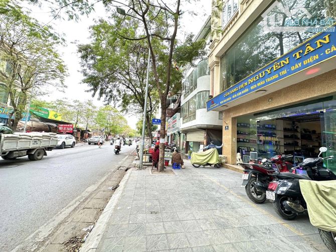 Chủ bán nhà mặt phố ĐỘI CẤN Đội Nhân 5T lô góc 2 ngõ mặt ô tô 49m2 10 TY