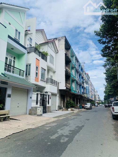 Bán nhà mặt tiền đường N1 phường Bửu Long 1 trệt 3 lầu 90m2 giá rẻ nhất thị trường 5,7 tỷ - 2
