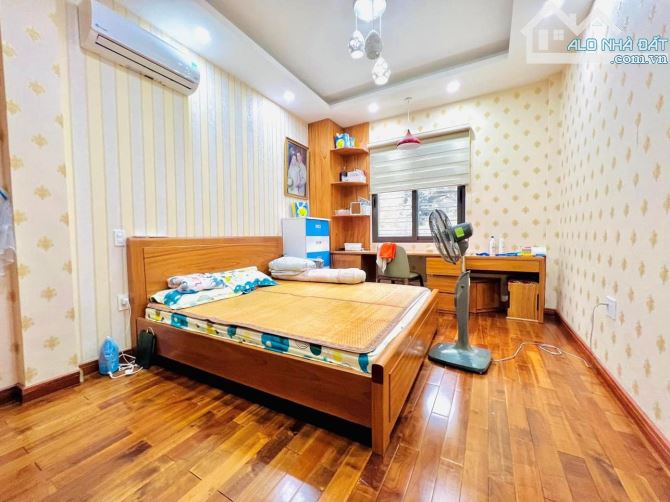 SIÊU ĐẸP ! Cho thuê nhà Dịch Vọng Hậu 55mx5T oto KD 6PN VP Spa kho lớp học Cầu Giấy - 1