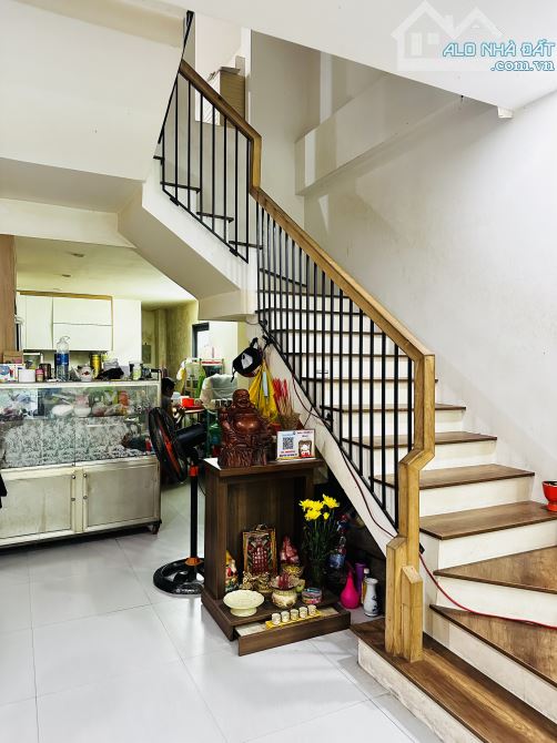 TRUNG TÂM HẢI CHÂU - DIỆN TÍCH LỚN - HOMESTAYS - KIỆT THÔNG TỨ TUNG - NHÀ 3 TẦNG MỚI ĐẸP - 1
