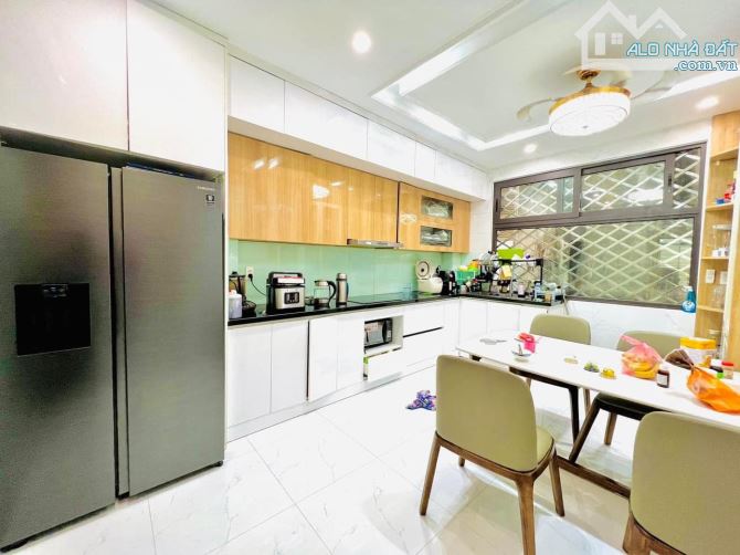 SIÊU ĐẸP ! Cho thuê nhà Dịch Vọng Hậu 55mx5T oto KD 6PN VP Spa kho lớp học Cầu Giấy - 2