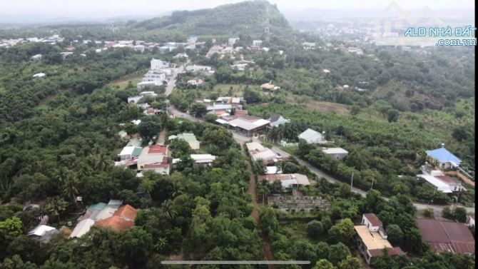 VIEW THUNG LŨNG 6000M2 CÓ 300M2 THỔ CƯ LÀM NHÀ HÀNG ,COFFEE CHỈ 2TY3 - 2
