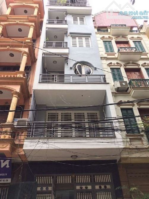 Nhà ngõ 9 phố Trần Quốc Hoàn. Diện tích 50m2 x 5 tầng ngõ rộng làm Vp, Lớp học, Kd online