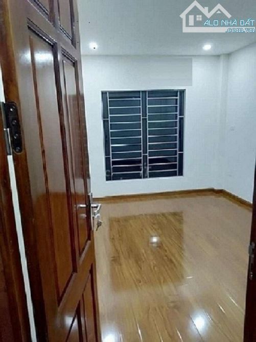 Nhà 50m2 x 5 tầng mặt ngõ 42 phố Trần Cung. Làm Văn phòng, lớp học, Kd online